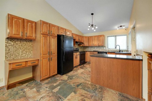 23 Edelweiss Drive Nw, Calgary, AB 