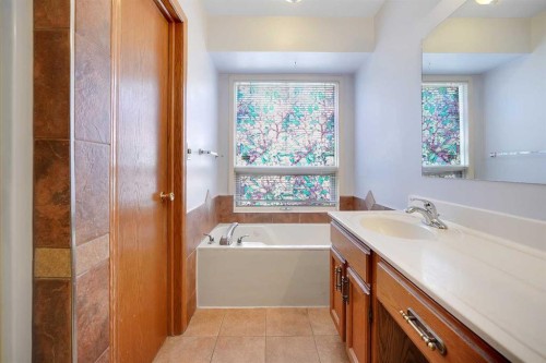 23 Edelweiss Drive Nw, Calgary, AB 