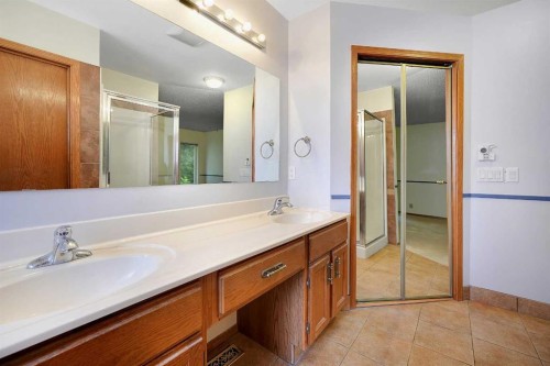 23 Edelweiss Drive Nw, Calgary, AB 