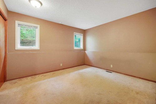 23 Edelweiss Drive Nw, Calgary, AB 