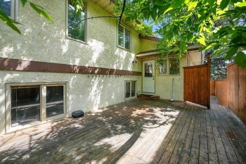 23 Edelweiss Drive Nw, Calgary, AB 