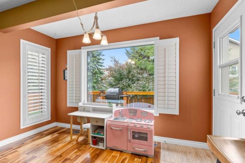 152 Douglas Glen Mews Se, Calgary, AB - Indoor