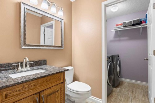 152 Douglas Glen Mews Se, Calgary, AB - Indoor Photo Showing Laundry Room