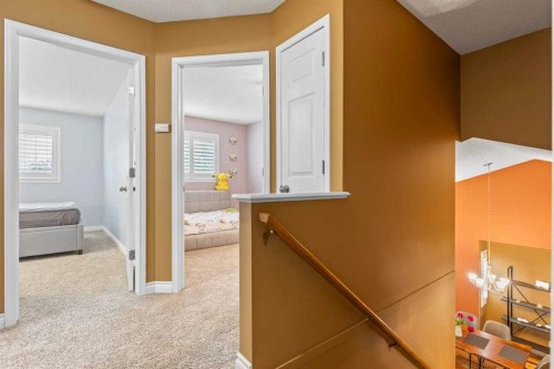 152 Douglas Glen Mews Se, Calgary, AB - Indoor Photo Showing Other Room