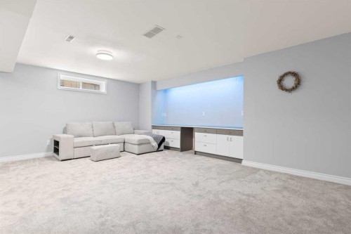 152 Douglas Glen Mews Se, Calgary, AB - Indoor