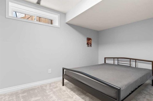 152 Douglas Glen Mews Se, Calgary, AB - Indoor Photo Showing Other Room