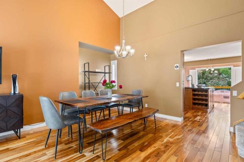 152 Douglas Glen Mews Se, Calgary, AB - Indoor Photo Showing Dining Room