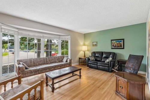 856 Lake Twintree Crescent Se, Calgary, AB 