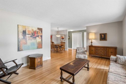 856 Lake Twintree Crescent Se, Calgary, AB 