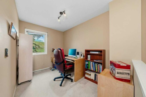 68 Patina Point Sw, Calgary, AB 