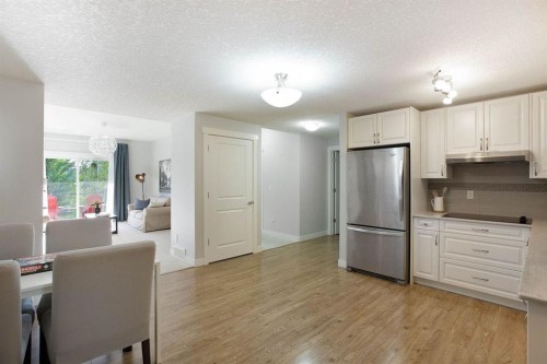 213 Kingsmere Cove Se, Airdrie, AB - Indoor Photo Showing Kitchen