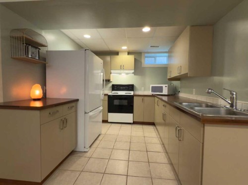 1126 19 Avenue Nw, Calgary, AB 