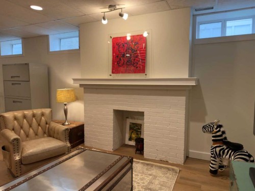 1126 19 Avenue Nw, Calgary, AB 