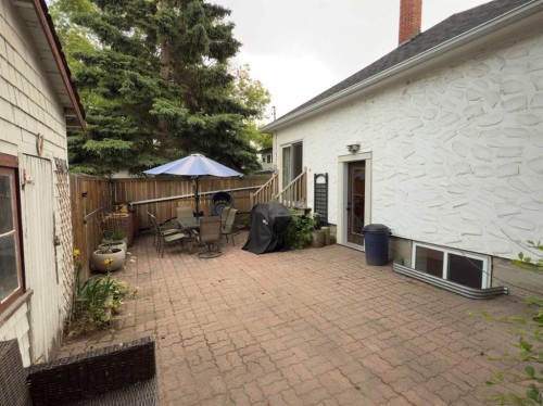 1126 19 Avenue Nw, Calgary, AB 