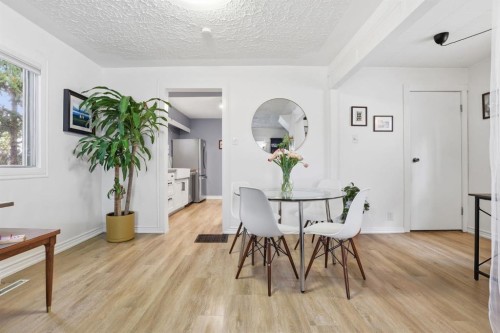 2912 17 Street Se, Calgary, AB - Indoor Photo Showing Dining Room