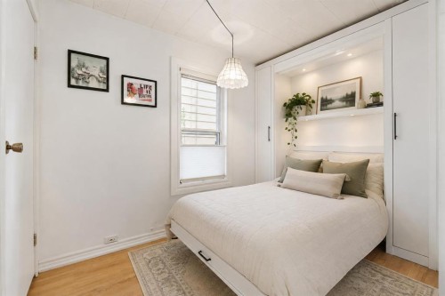 2912 17 Street Se, Calgary, AB - Indoor Photo Showing Bedroom