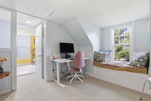 2912 17 Street Se, Calgary, AB - Indoor Photo Showing Office