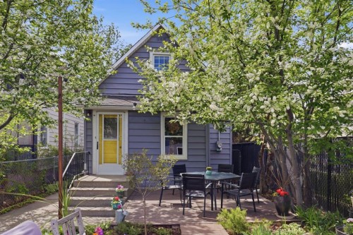 2912 17 Street Se, Calgary, AB - Outdoor
