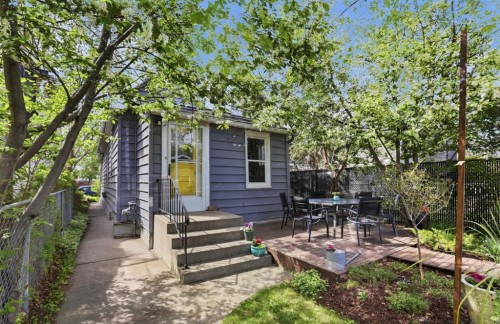 2912 17 Street Se, Calgary, AB - Outdoor