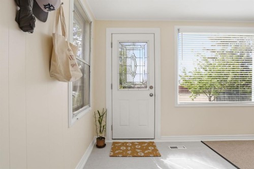 2912 17 Street Se, Calgary, AB - Indoor Photo Showing Other Room