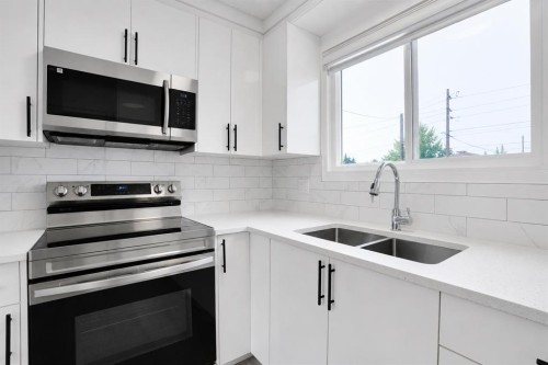 3935 14 Avenue Ne, Calgary, AB 