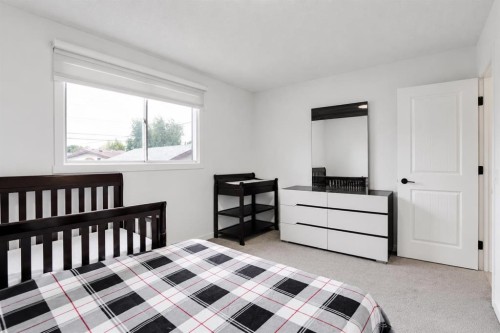 3935 14 Avenue Ne, Calgary, AB 