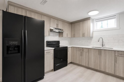 3935 14 Avenue Ne, Calgary, AB 