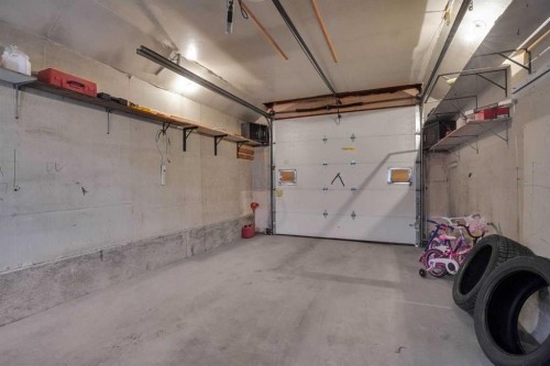 3935 14 Avenue Ne, Calgary, AB 