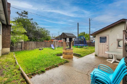 3935 14 Avenue Ne, Calgary, AB 