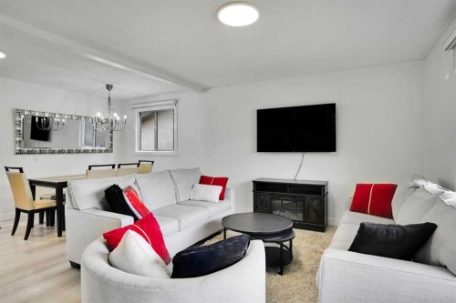 3935 14 Avenue Ne, Calgary, AB 