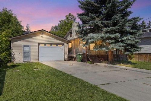 3819 1 Street Ne, Calgary, AB - Outdoor