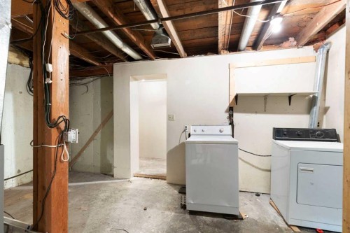 3819 1 Street Ne, Calgary, AB - Indoor Photo Showing Laundry Room