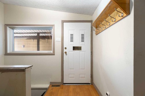 3819 1 Street Ne, Calgary, AB - Indoor Photo Showing Other Room