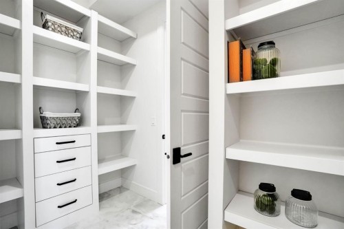 952 South Shore Terrace, Chestermere, AB - Indoor With Storage