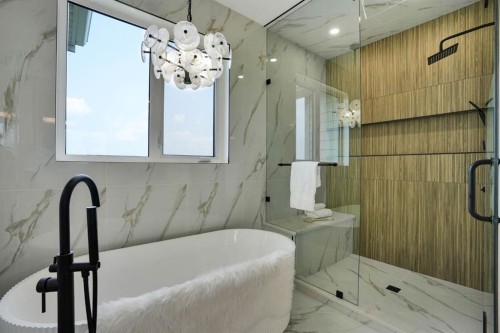 952 South Shore Terrace, Chestermere, AB - Indoor Photo Showing Bathroom