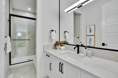 952 South Shore Terrace, Chestermere, AB - Indoor Photo Showing Bathroom