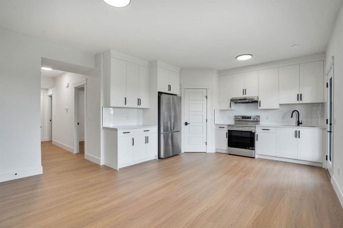 952 South Shore Terrace, Chestermere, AB - Indoor Photo Showing Kitchen