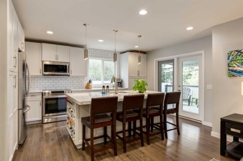128 Riverwood Close Se, Calgary, AB 