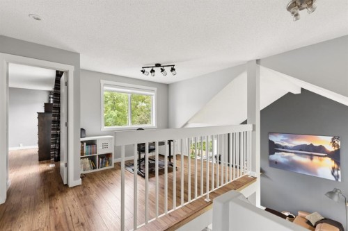 692 Woodpark Boulevard Sw, Calgary, AB 