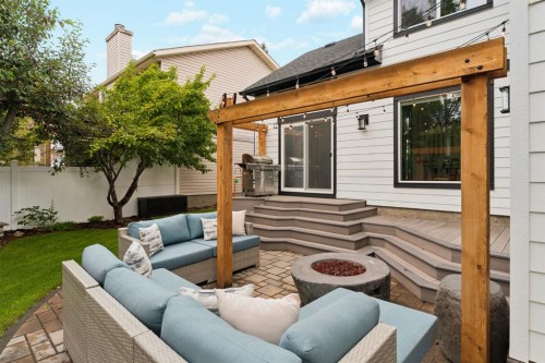 692 Woodpark Boulevard Sw, Calgary, AB 