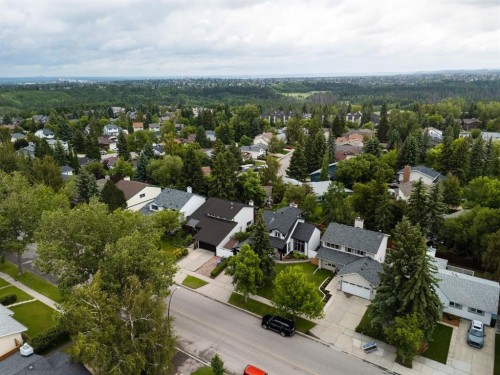 692 Woodpark Boulevard Sw, Calgary, AB 