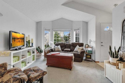 86 Coventry Lane Ne, Calgary, AB 