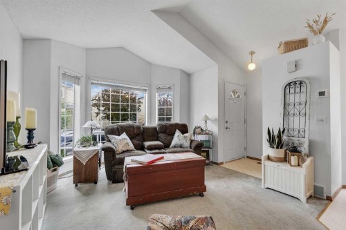 86 Coventry Lane Ne, Calgary, AB 
