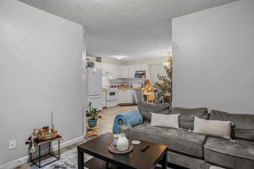 8-504 Banff Avenue, Banff, AB 