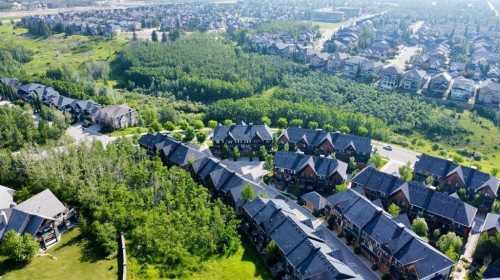 328 Ascot Circle Sw, Calgary, AB 