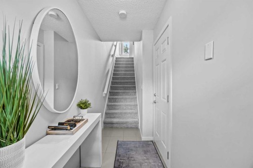 328 Ascot Circle Sw, Calgary, AB 