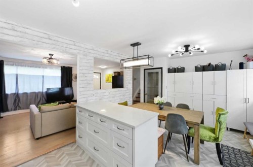 4420 3 Street Ne, Calgary, AB - Indoor