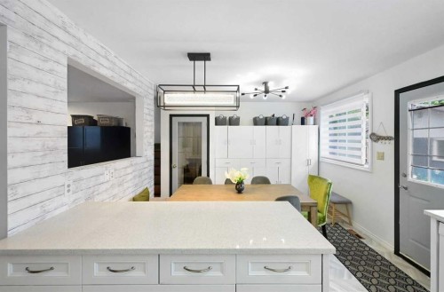 4420 3 Street Ne, Calgary, AB - Indoor