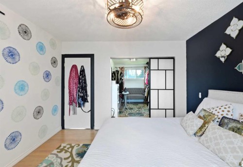 4420 3 Street Ne, Calgary, AB - Indoor Photo Showing Bedroom