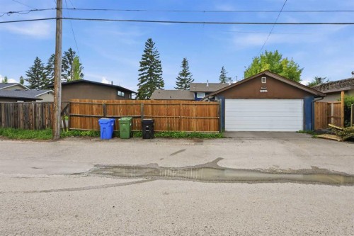 4420 3 Street Ne, Calgary, AB - Outdoor